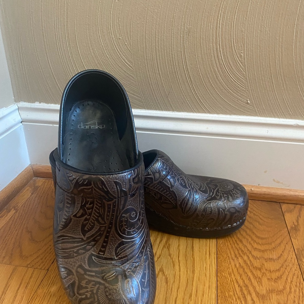 Women’s Brown Paisley Dansko Professional Clogs Size 43
